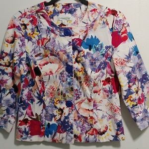 Coldwater Creek big buttons top size 6